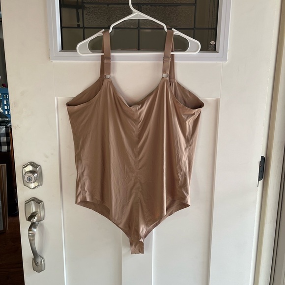 YITTY nwt Smoothed Reality Square Neck Bodysuit - Picture 7 of 9
